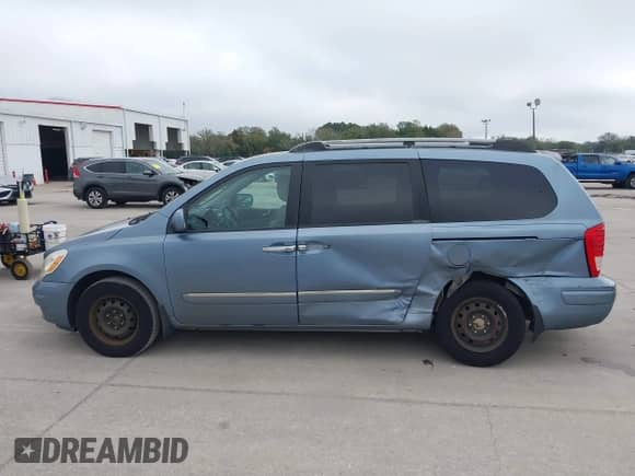 2007 Hyundai Entourage GLS с VIN KNDMC233976027957, выставлен на аукционе IAAI как лот 41560350 с пробегом 188 483 миль миль и . История ставок и продаж доступна на DreamBid. Изображение 14.