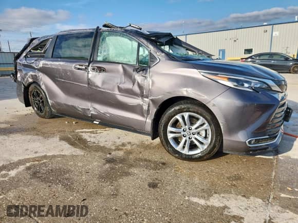 2023 Toyota Sienna Platinum с VIN 5TDESKFC1PS107059, выставлен на аукционе Copart как лот 59583485 с пробегом Не указан миль и Списание • Salvage title. История ставок и продаж доступна на DreamBid. Изображение 4.