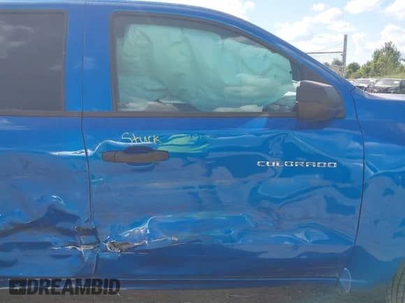 2023 Chevrolet Colorado 4WD Work Truck z VIN 1GCGTBEC8P1131668, wystawiony jako IAAI lot #43142653 z przebiegiem 30 405 mil mil oraz . Historia ofert i sprzedaży dostępna na DreamBid. Obrazek 5.