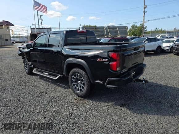 2024 Chevrolet Colorado 4WD Z71 с VIN 1GCPTDEK8R1316907, выставлен на аукционе Copart как лот 80474875 с пробегом 18 088 миль миль и Списание • Salvage title. История ставок и продаж доступна на DreamBid. Изображение 2.