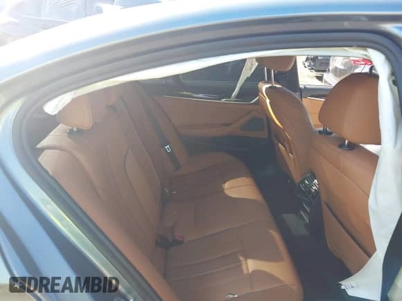 2019 BMW 5 Series 530e xDrive z VIN WBAJB1C52KB471728, wystawiony jako IAAI lot #42894152 z przebiegiem 39 666 mil mil oraz . Historia ofert i sprzedaży dostępna na DreamBid. Obrazek 8.