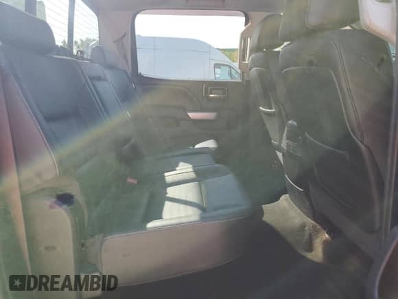 2015 Chevrolet Silverado 2500HD LTZ z VIN 1GC1KWE80FF675823, wystawiony jako Copart lot #80006275 z przebiegiem 153 818 mil mil oraz Szkoda całkowita • Salvage title. Historia ofert i sprzedaży dostępna na DreamBid. Obrazek 10.