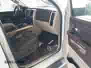 2017 Ram 1500 Limited z VIN 1C6RR7WT5HS648884, wystawiony jako IAAI lot #42562505 z przebiegiem 112 154 mil mil oraz . Historia ofert i sprzedaży dostępna na DreamBid. Obrazek 5.