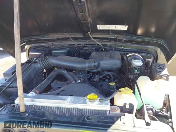 1998 Jeep Wrangler SE с VIN 1J4FY29P4WP735413, выставлен на аукционе IAAI как лот 43422642 с пробегом Не указан миль и . История ставок и продаж доступна на DreamBid. Изображение 10.