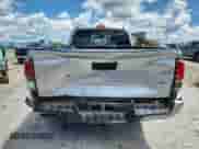2022 Toyota Tacoma SR z VIN 3TYSZ5AN6NT091760, wystawiony jako Copart lot #63561745 z przebiegiem 61 005 mil mil oraz Szkoda całkowita • Salvage title. Historia ofert i sprzedaży dostępna na DreamBid. Obrazek 6.