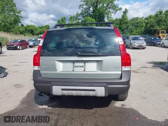 2007 Volvo XC70 with VIN YV4SZ592171282098, listed as a IAAI auction lot 42333059 with 150,906 mi miles and . Bid and sale history available at DreamBid. Image 16.