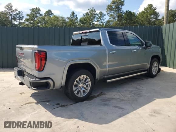 2024 GMC Sierra 1500 Denali z VIN 3GTUUGEL5RG282968, wystawiony jako Copart lot #80407365 z przebiegiem 3 707 mil mil oraz Czysty tytuł • Clean title. Historia ofert i sprzedaży dostępna na DreamBid. Obrazek 3.