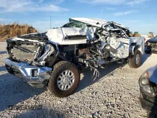 2024 Chevrolet Silverado 2500HD LT z VIN 2GC1YNEY9R1248371, wystawiony jako Copart lot #81670824 z przebiegiem Nie podano mil oraz Nie do naprawy • Non repairable. Historia ofert i sprzedaży dostępna na DreamBid. Obrazek 1.