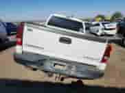 2003 Chevrolet Silverado 2500HD LT z VIN 1GCHK23113F145501, wystawiony jako Copart lot #70330285 z przebiegiem 193 103 mil mil oraz Szkoda całkowita • Salvage title. Historia ofert i sprzedaży dostępna na DreamBid. Obrazek 6.