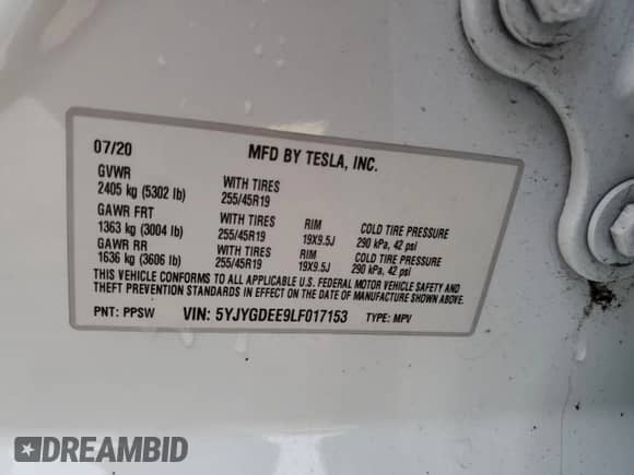 2020 Tesla Model Y Long Range with VIN 5YJYGDEE9LF017153, listed as a Copart auction lot 70582704 with 27,568 mi miles and Salvage title. Bid and sale history available at DreamBid. Image 12.