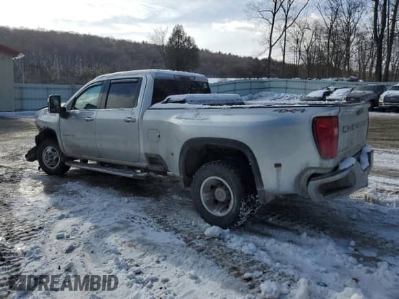 2020 Chevrolet Silverado 3500HD LTZ with VIN 1GC4YUEY9LF206581, listed as a Copart auction lot 44135545 with 74,152 mi miles and Salvage title. Bid and sale history available at DreamBid. Image 2.