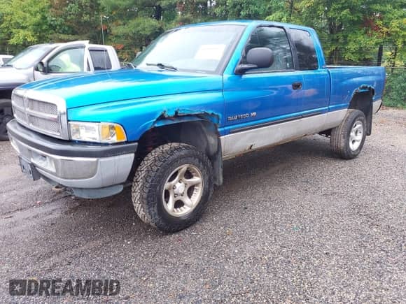 2001 Dodge 1500 with VIN 3B7HF13Z81G774740, listed as a IAAI auction lot 43299257 with 121,517 mi miles and . Bid and sale history available at DreamBid. Image 2.