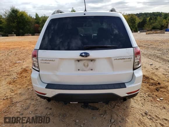 2013 Subaru Forester X Premium z VIN JF2SHADC0DH404307, wystawiony jako Copart lot #86260145 z przebiegiem 316 728 mil mil oraz Czysty tytuł • Clean title. Historia ofert i sprzedaży dostępna na DreamBid. Obrazek 6.