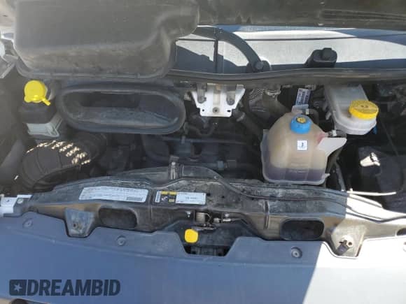 2018 Ram ProMaster Cargo с VIN 3C6URVHGXJE160330, выставлен на аукционе Copart как лот 69261504 с пробегом 41 299 миль миль и Списание • Salvage title. История ставок и продаж доступна на DreamBid. Изображение 12.