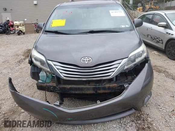 2017 Toyota Sienna XLE with VIN 5TDDZ3DC9HS175174, listed as a IAAI auction lot 43383723 with 159,400 mi miles and . Bid and sale history available at DreamBid. Image 12.