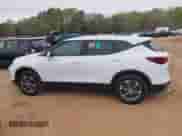 2023 Chevrolet Blazer LT z VIN 3GNKBHR45PS234006, wystawiony jako IAAI lot #41927800 z przebiegiem 57 610 mil mil oraz . Historia ofert i sprzedaży dostępna na DreamBid. Obrazek 14.