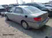 2004 Toyota Corolla CE z VIN 1NXBR32E44Z249209, wystawiony jako IAAI lot #43208727 z przebiegiem 299 999 mil mil oraz . Historia ofert i sprzedaży dostępna na DreamBid. Obrazek 3.