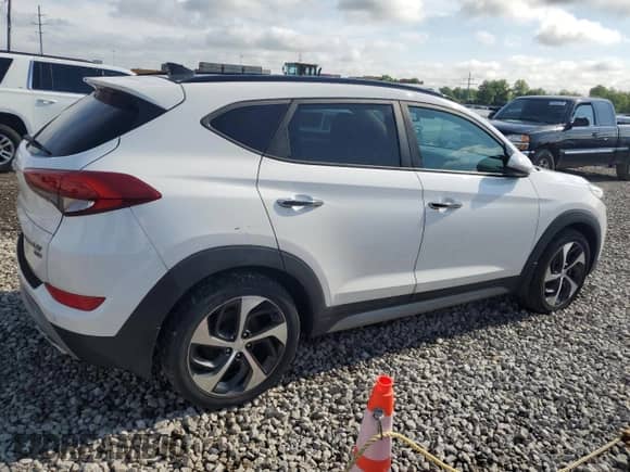 2017 Hyundai Tucson Value z VIN KM8J3CA26HU341948, wystawiony jako Copart lot #56466635 z przebiegiem Nie podano mil oraz Czysty tytuł • Clean title. Historia ofert i sprzedaży dostępna na DreamBid. Obrazek 3.