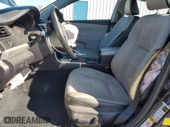 2015 Toyota Camry SE z VIN 4T1BF1FKXFU066963, wystawiony jako Copart lot #82642705 z przebiegiem 179 074 mil mil oraz Szkoda całkowita • Salvage title. Historia ofert i sprzedaży dostępna na DreamBid. Obrazek 7.