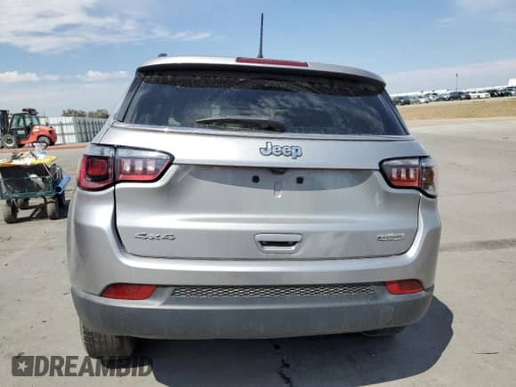 2022 Jeep Compass Latitude z VIN 3C4NJDBB7NT103192, wystawiony jako Copart lot #69812715 z przebiegiem 90 507 mil mil oraz Szkoda całkowita • Salvage title. Historia ofert i sprzedaży dostępna na DreamBid. Obrazek 6.