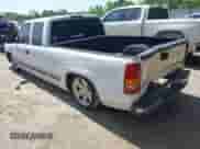 2000 Chevrolet Silverado 1500 LS z VIN 2GCEC19V0Y1154547, wystawiony jako IAAI lot #42275737 z przebiegiem 139 301 mil mil oraz . Historia ofert i sprzedaży dostępna na DreamBid. Obrazek 3.