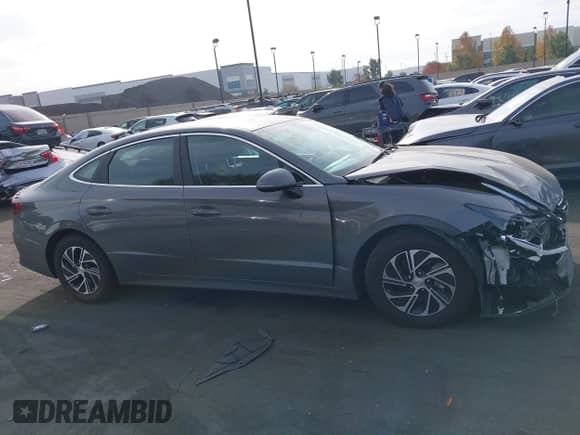 2022 Hyundai Sonata Blue с VIN KMHL24JJ5NA037502, выставлен на аукционе IAAI как лот 40975379 с пробегом 69 018 миль миль и . История ставок и продаж доступна на DreamBid. Изображение 14.