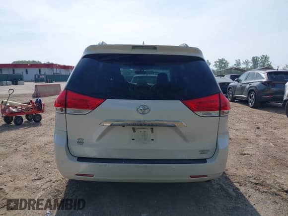 2014 Toyota Sienna Limited с VIN 5TDDK3DC0ES091826, выставлен на аукционе IAAI как лот 42112113 с пробегом 200 255 миль миль и . История ставок и продаж доступна на DreamBid. Изображение 17.
