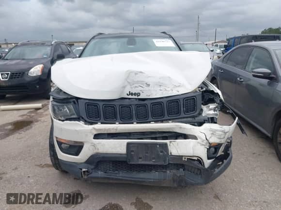 2019 Jeep Compass Altitude z VIN 3C4NJCBB5KT615720, wystawiony jako IAAI lot #42148757 z przebiegiem 205 016 mil mil oraz . Historia ofert i sprzedaży dostępna na DreamBid. Obrazek 6.