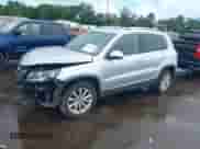 2017 Volkswagen Tiguan Wolfsburg Edition с VIN WVGSV7AX4HK011237, выставлен на аукционе IAAI как лот 42607325 с пробегом 119 653 миль миль и . История ставок и продаж доступна на DreamBid. Изображение 2.