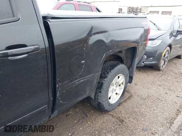 2017 Chevrolet Silverado 1500 LT with VIN 1GCVKREH6HZ140208, listed as a IAAI auction lot 42000684 with 174,989 mi miles and . Bid and sale history available at DreamBid. Image 6.