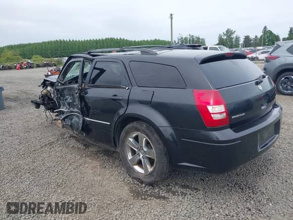 2007 Dodge Magnum with VIN 2D8FV47V27H649651, listed as a IAAI auction lot 42242790 with 204,119 mi miles and . Bid and sale history available at DreamBid. Image 3.