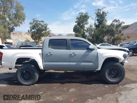 2019 Toyota Tacoma SR5 с VIN 3TMAZ5CN3KM104450, выставлен на аукционе IAAI как лот 43054667 с пробегом 124 554 миль миль и . История ставок и продаж доступна на DreamBid. Изображение 14.