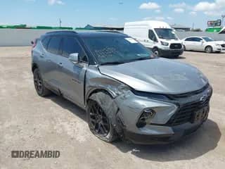 2023 Chevrolet Blazer RS z VIN 3GNKBERS3PS177141, wystawiony jako IAAI lot #42986872 z przebiegiem 19 351 mil mil oraz . Historia ofert i sprzedaży dostępna na DreamBid. Obrazek 1.