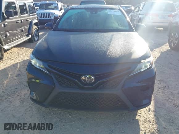 2020 Toyota Camry SE z VIN 4T1G11AK9LU874079, wystawiony jako IAAI lot #43198042 z przebiegiem 128 509 mil mil oraz . Historia ofert i sprzedaży dostępna na DreamBid. Obrazek 12.