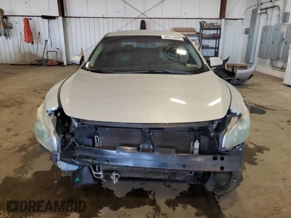 2014 Nissan Maxima SV with VIN 1N4AA5APXEC480683, listed as a Copart auction lot 85312855 with 129,945 mi miles and Salvage title. Bid and sale history available at DreamBid. Image 5.