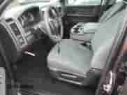 2020 Ram 1500 Express z VIN 3C6RR6KG4LG300996, wystawiony jako Copart lot #79416664 z przebiegiem Nie podano mil oraz Nie do naprawy • Non repairable. Historia ofert i sprzedaży dostępna na DreamBid. Obrazek 7.