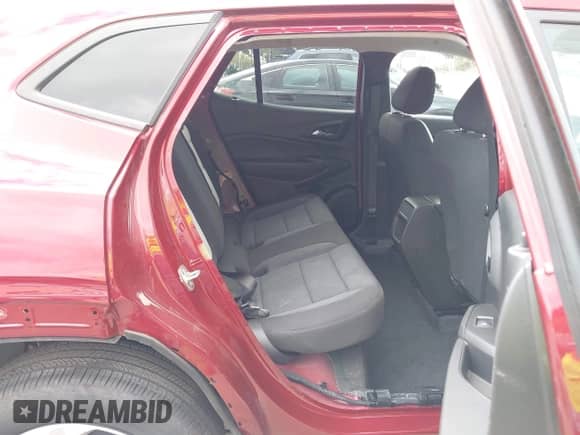 2024 Chevrolet Trax LS z VIN KL77LFE23RC246200, wystawiony jako IAAI lot #43422314 z przebiegiem 11 318 mil mil oraz . Historia ofert i sprzedaży dostępna na DreamBid. Obrazek 8.