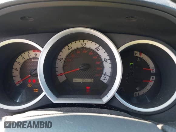 2015 Toyota Tacoma PreRunner z VIN 5TFTX4GN2FX041893, wystawiony jako IAAI lot #43129780 z przebiegiem 89 276 mil mil oraz . Historia ofert i sprzedaży dostępna na DreamBid. Obrazek 7.