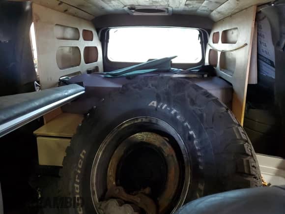 2000 Chevrolet Suburban LT с VIN 3GNFK16T7YG202893, выставлен на аукционе Copart как лот 66367775 с пробегом 164 910 миль миль и Списание • Salvage title. История ставок и продаж доступна на DreamBid. Изображение 10.