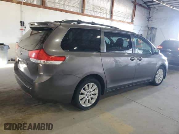 2013 Toyota Sienna LE with VIN 5TDJK3DC0DS062330, listed as a Copart auction lot 86820265 with 246,429 mi miles and Clean title. Bid and sale history available at DreamBid. Image 3.