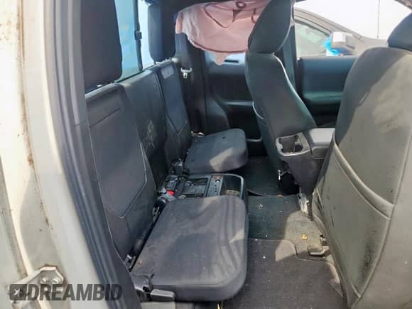 2023 Toyota Tacoma SR z VIN 3TYRZ5CN5PT033640, wystawiony jako Copart lot #69745075 z przebiegiem 14 471 mil mil oraz Szkoda całkowita • Salvage title. Historia ofert i sprzedaży dostępna na DreamBid. Obrazek 10.