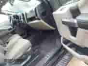 2017 Ford F-150 XL z VIN 1FTFX1EF9HKE25399, wystawiony jako IAAI lot #42422656 z przebiegiem 192 355 mil mil oraz . Historia ofert i sprzedaży dostępna na DreamBid. Obrazek 5.