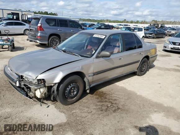 1990 Honda Accord с VIN 1HGCB7658LA103783, выставлен на аукционе Copart как лот 81592564 с пробегом 239 747 миль миль и Списание • Salvage title. История ставок и продаж доступна на DreamBid. Изображение 1.