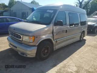 2002 Ford Econoline Cargo Recreational with VIN 1FDRE14L22HB70265, listed as a Copart auction lot 69053235 with 245,320 mi miles and Salvage title. Bid and sale history available at DreamBid. Image 1.