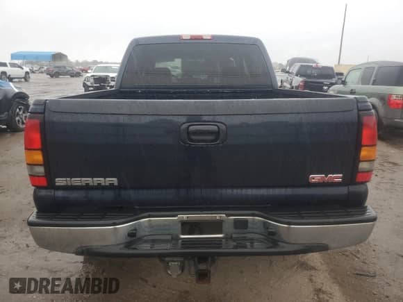 2005 GMC Sierra 1500 SLE z VIN 2GTEK13T351237413, wystawiony jako Copart lot #88888335 z przebiegiem 218 093 mil mil oraz Szkoda całkowita • Salvage title. Historia ofert i sprzedaży dostępna na DreamBid. Obrazek 6.