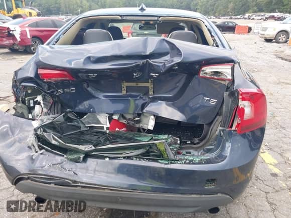 2012 Volvo S60 T5 с VIN YV1622FS9C2025121, выставлен на аукционе IAAI как лот 43027092 с пробегом 197 230 миль миль и . История ставок и продаж доступна на DreamBid. Изображение 16.