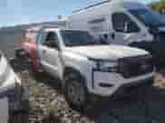 2022 Nissan Frontier S z VIN 1N6ED1CL1NN654860, wystawiony jako Copart lot #85493245 z przebiegiem Nie podano mil oraz Szkoda całkowita • Salvage title. Historia ofert i sprzedaży dostępna na DreamBid. Obrazek 4.