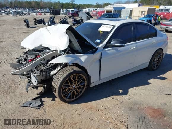 2013 BMW 3 Series 335i z VIN WBA3A9G5XDNP36336, wystawiony jako IAAI lot #41370603 z przebiegiem 170 235 mil mil oraz . Historia ofert i sprzedaży dostępna na DreamBid. Obrazek 2.