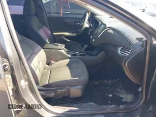 2017 Chevrolet Malibu LS с VIN 1G1ZB5ST2HF200725, выставлен на аукционе IAAI как лот 43550128 с пробегом 167 980 миль миль и . История ставок и продаж доступна на DreamBid. Изображение 5.