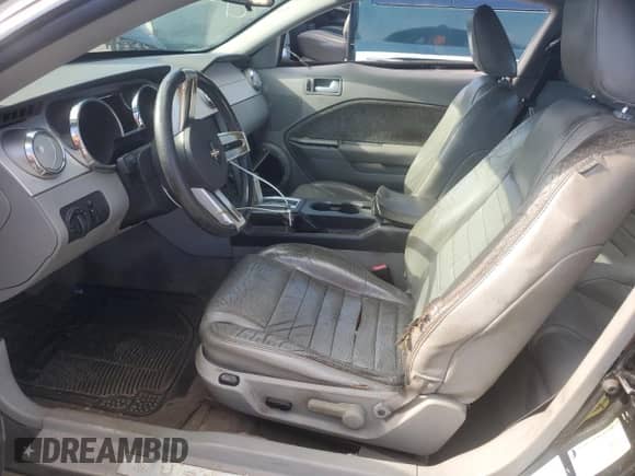 2006 Ford Mustang GT Deluxe с VIN 1ZVHT82H365215022, выставлен на аукционе Copart как лот 90046835 с пробегом 158 539 миль миль и Списание • Salvage title. История ставок и продаж доступна на DreamBid. Изображение 7.